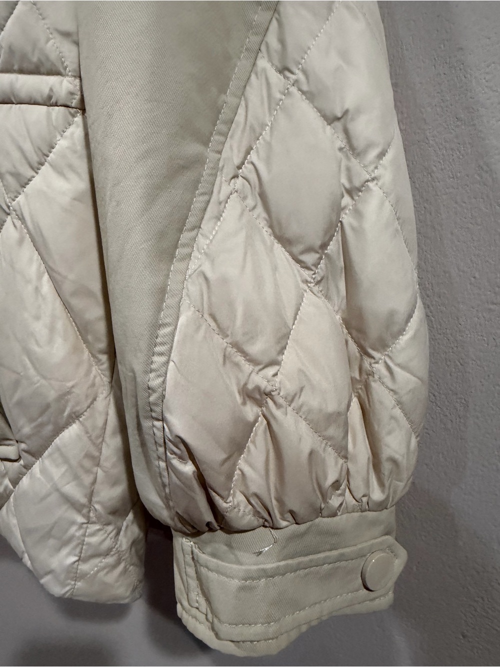 NWOT Women's Cream Goose Down Quilted Jacket with Fur Collar Medium - Picture 3 of 16